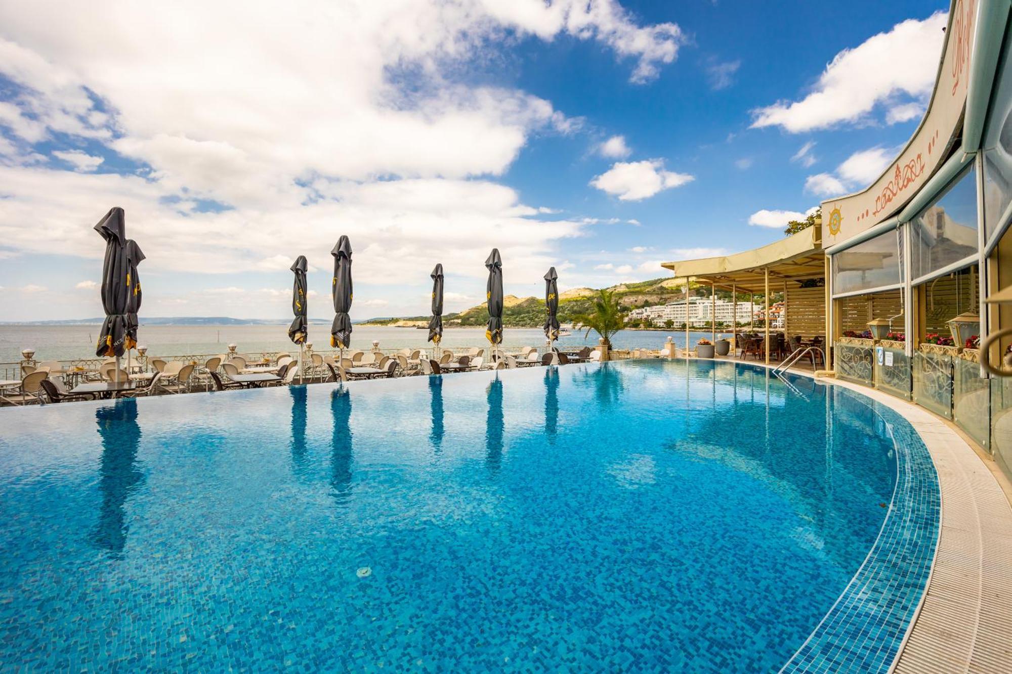 Royal Bay Resort Baltschik Exterior foto
